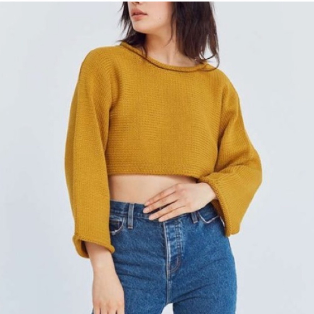 Silence and Noise Urban Outfitters size XS women’s roll neck crop sweater EUC!